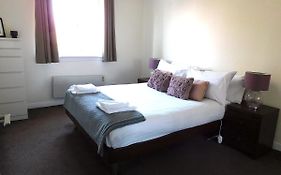 Fab Location 1 Bed Apt Overlooking Glasgow Green